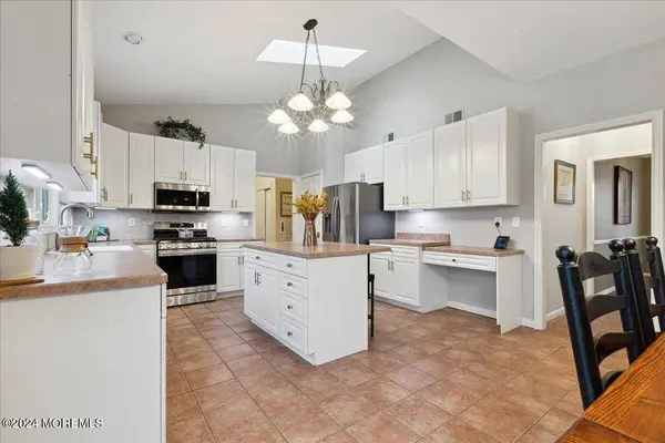 40 Leiden Road, Freehold, NJ 07728