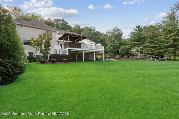 4 Beaver Hill Road, Morganville, NJ 07751