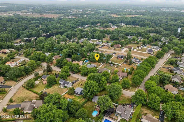 10 Hillside Road, Manalapan, NJ 07726