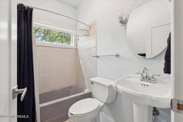 166 Oakland Mills Road, Manalapan, NJ 07726