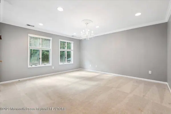 4 Beaver Hill Road, Morganville, NJ 07751