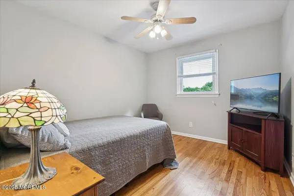 19 Meadowbrook Lane, Freehold, NJ 07728