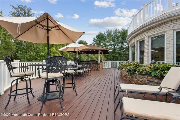 4 Beaver Hill Road, Morganville, NJ 07751