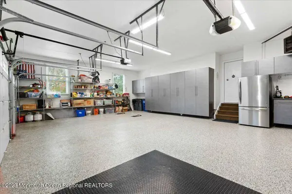 3 Wildwood Way, Freehold, NJ 07728