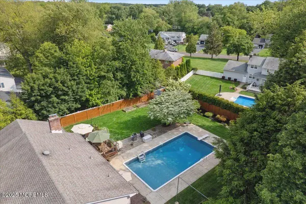 19 Meadowbrook Lane, Freehold, NJ 07728