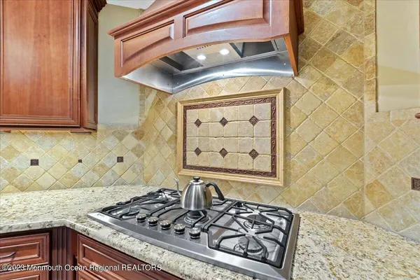 3 Wildwood Way, Freehold, NJ 07728