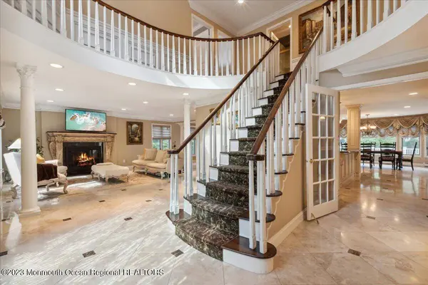 4 Beaver Hill Road, Morganville, NJ 07751