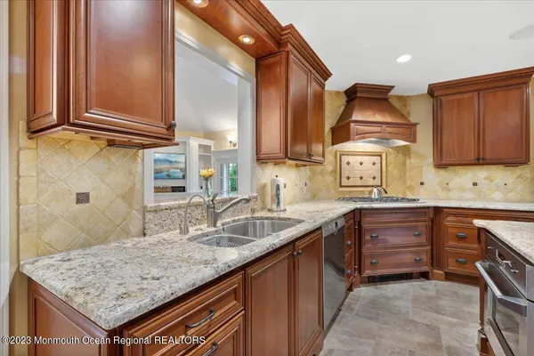 3 Wildwood Way, Freehold, NJ 07728