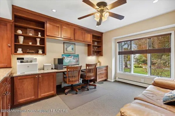 3 Wildwood Way, Freehold, NJ 07728