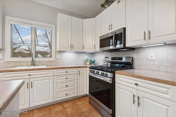 40 Leiden Road, Freehold, NJ 07728