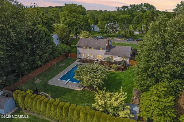 19 Meadowbrook Lane, Freehold, NJ 07728