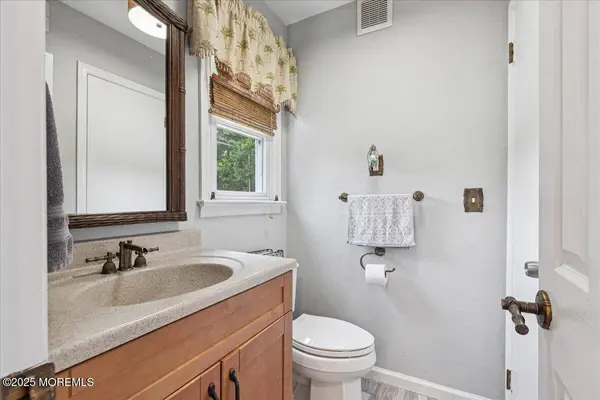 19 Meadowbrook Lane, Freehold, NJ 07728