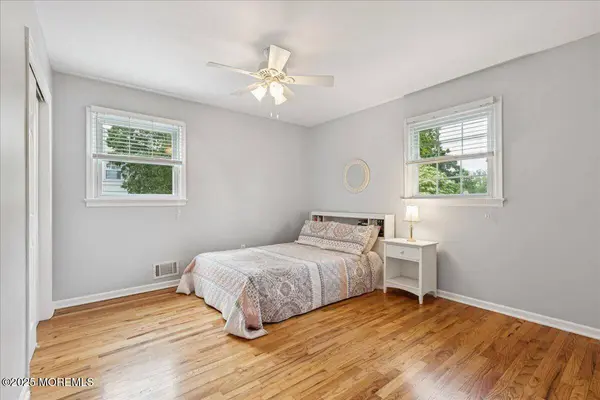 19 Meadowbrook Lane, Freehold, NJ 07728