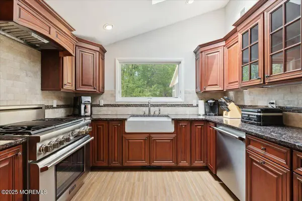 166 Oakland Mills Road, Manalapan, NJ 07726