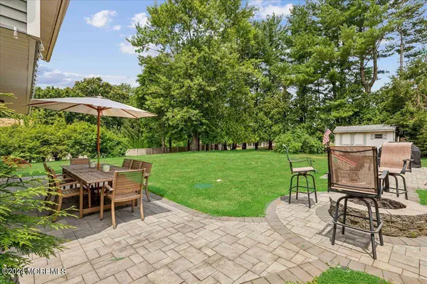 10 Hillside Road, Manalapan, NJ 07726
