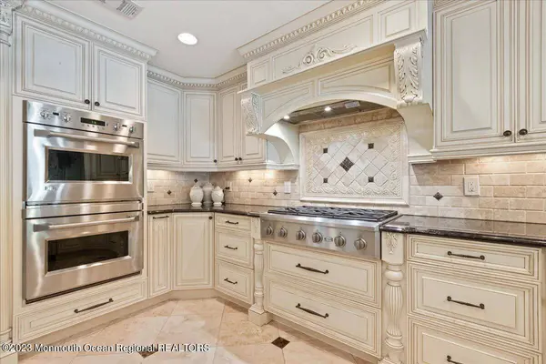 4 Beaver Hill Road, Morganville, NJ 07751