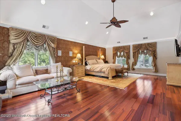4 Beaver Hill Road, Morganville, NJ 07751