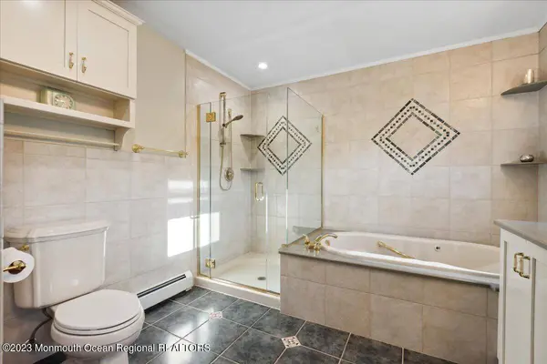 3 Wildwood Way, Freehold, NJ 07728