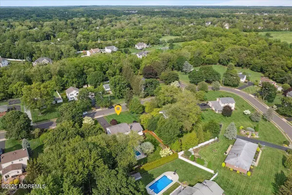 19 Meadowbrook Lane, Freehold, NJ 07728