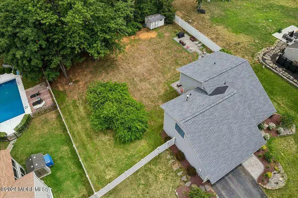 10 Hillside Road, Manalapan, NJ 07726