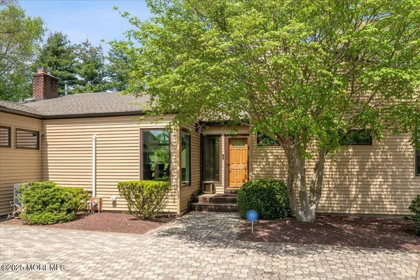 166 Oakland Mills Road, Manalapan, NJ 07726