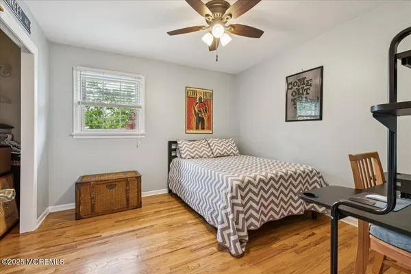 19 Meadowbrook Lane, Freehold, NJ 07728