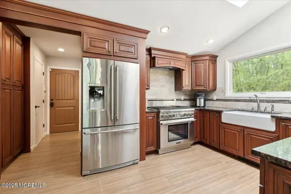 166 Oakland Mills Road, Manalapan, NJ 07726