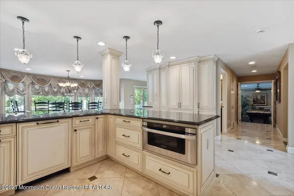 4 Beaver Hill Road, Morganville, NJ 07751
