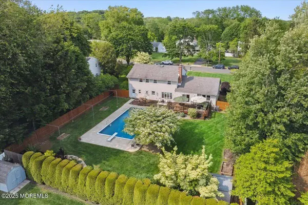 19 Meadowbrook Lane, Freehold, NJ 07728