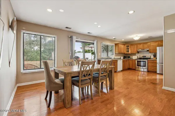 10 Hillside Road, Manalapan, NJ 07726