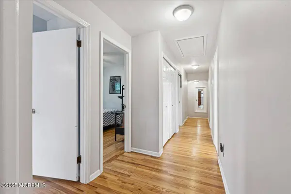 19 Meadowbrook Lane, Freehold, NJ 07728