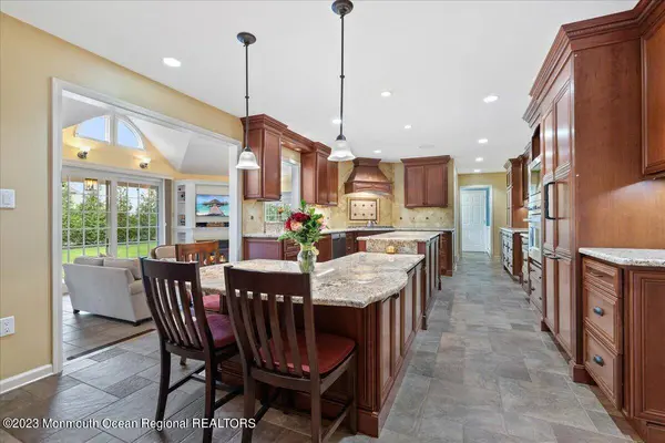 3 Wildwood Way, Freehold, NJ 07728