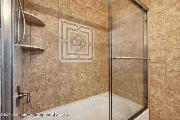 3 Wildwood Way, Freehold, NJ 07728