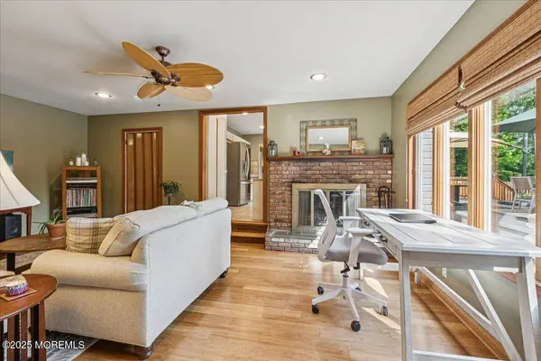 19 Meadowbrook Lane, Freehold, NJ 07728