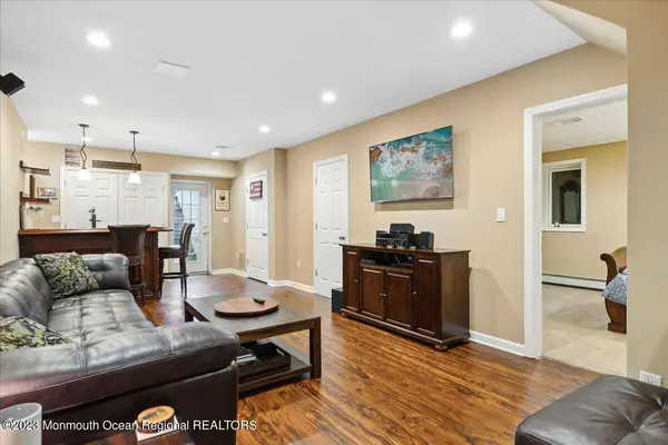 3 Wildwood Way, Freehold, NJ 07728