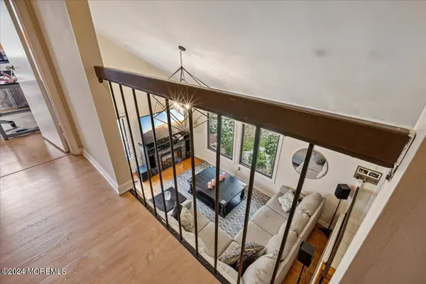 10 Hillside Road, Manalapan, NJ 07726