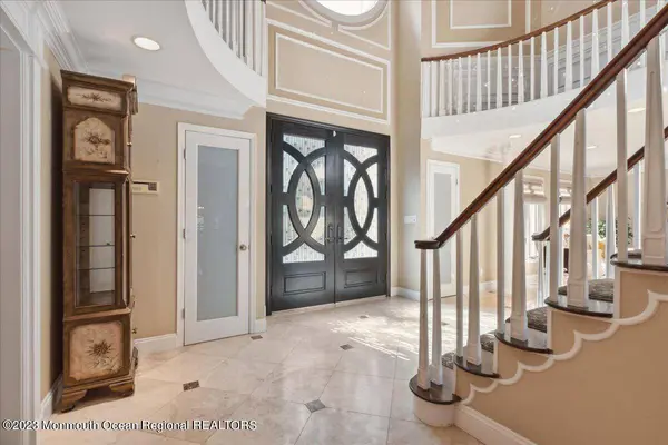 4 Beaver Hill Road, Morganville, NJ 07751