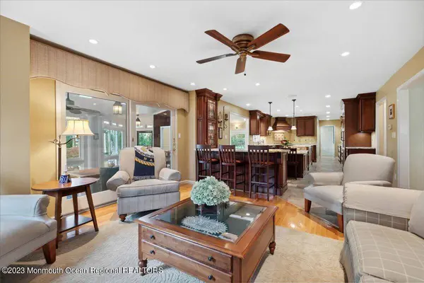 3 Wildwood Way, Freehold, NJ 07728