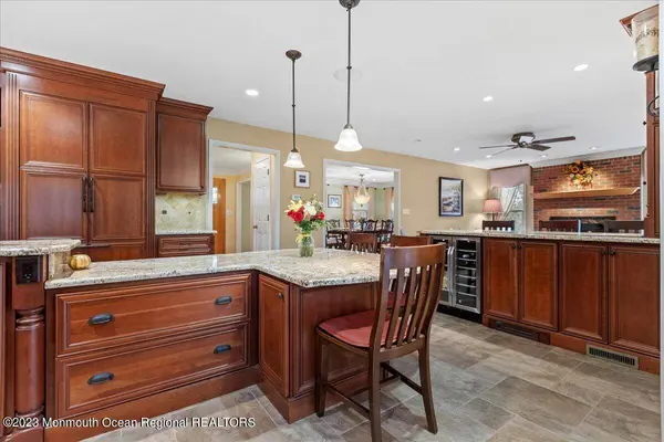 3 Wildwood Way, Freehold, NJ 07728