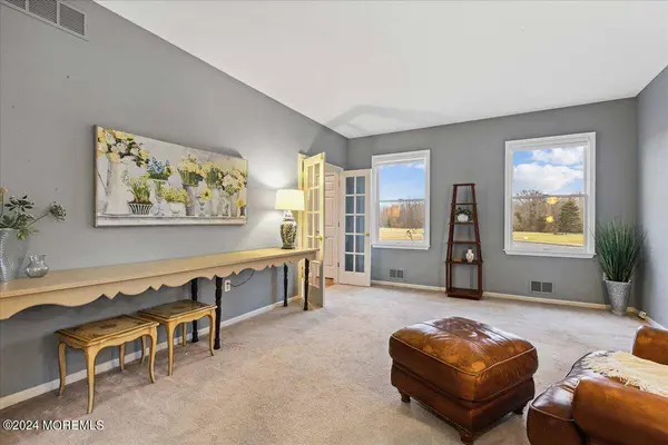 40 Leiden Road, Freehold, NJ 07728