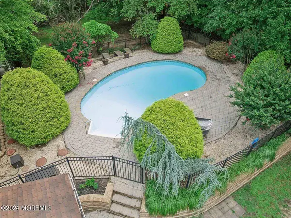 25 Birmingham Drive, Manalapan, NJ 07726