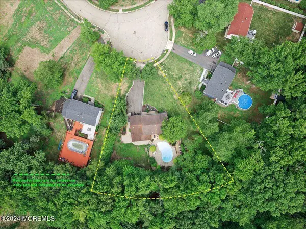 25 Birmingham Drive, Manalapan, NJ 07726