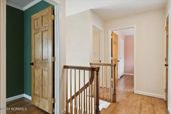 8 Eliot Road, Manalapan, NJ 07726