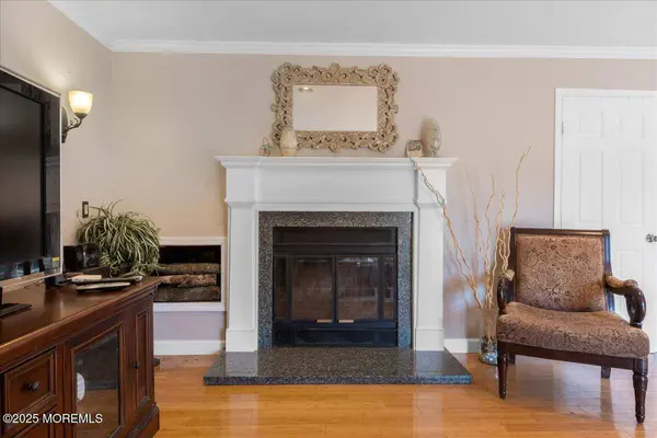 2 Palomino Way, Marlboro, NJ 07746