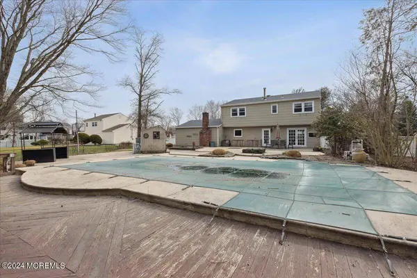 8 Eliot Road, Manalapan, NJ 07726