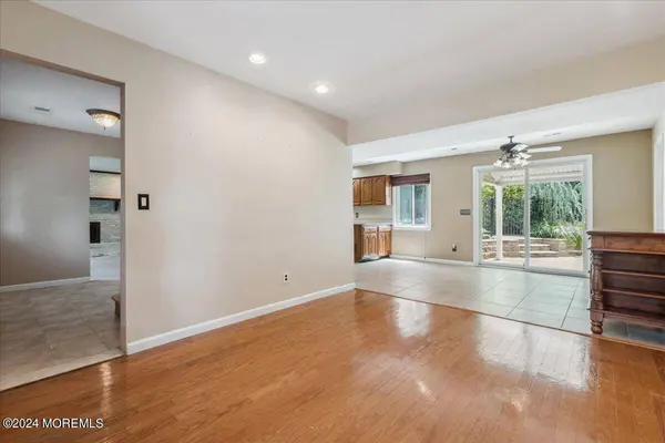 25 Birmingham Drive, Manalapan, NJ 07726