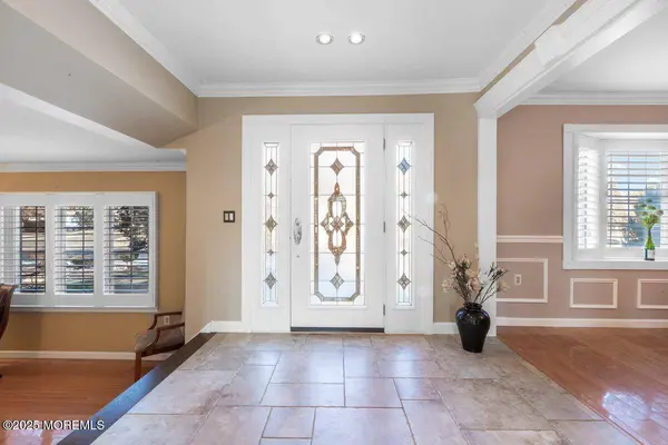 2 Palomino Way, Marlboro, NJ 07746