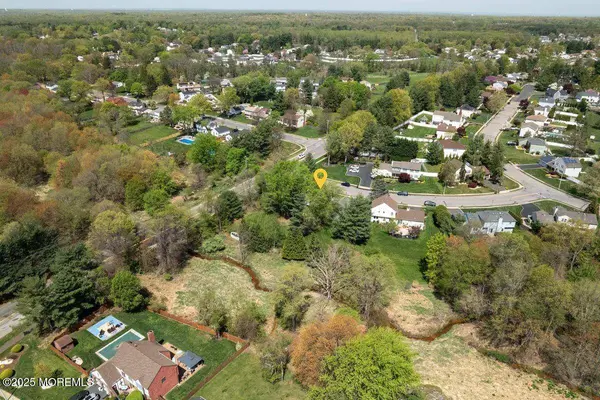 2 Palomino Way, Marlboro, NJ 07746