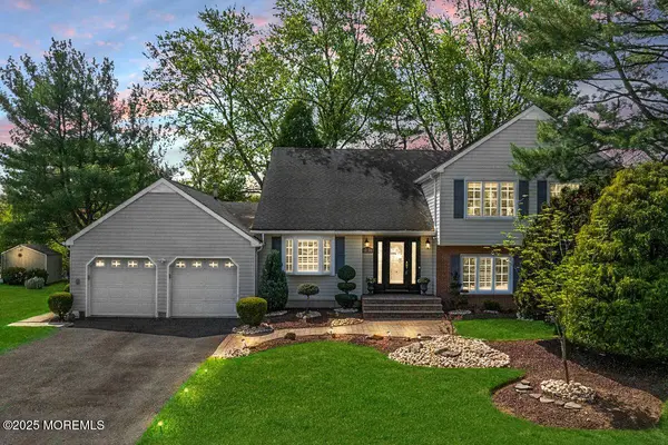 2 Palomino Way, Marlboro, NJ 07746