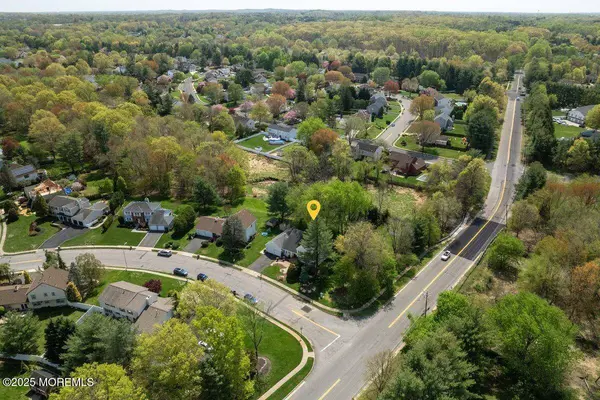 2 Palomino Way, Marlboro, NJ 07746